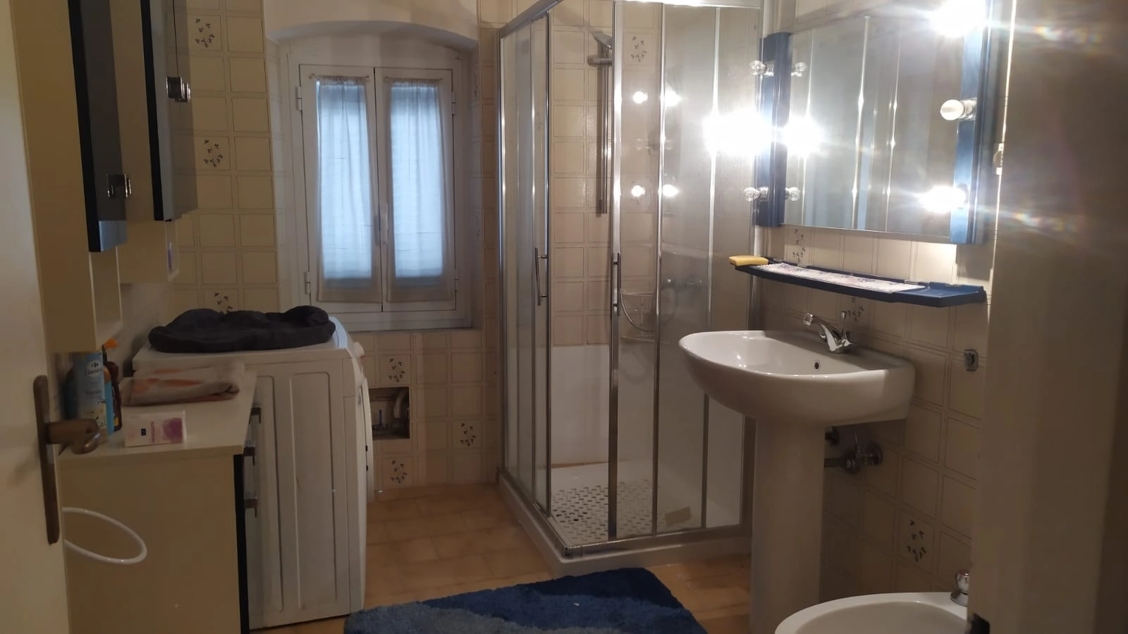 Ampio bilocale con box – Centro storico Celle Ligure