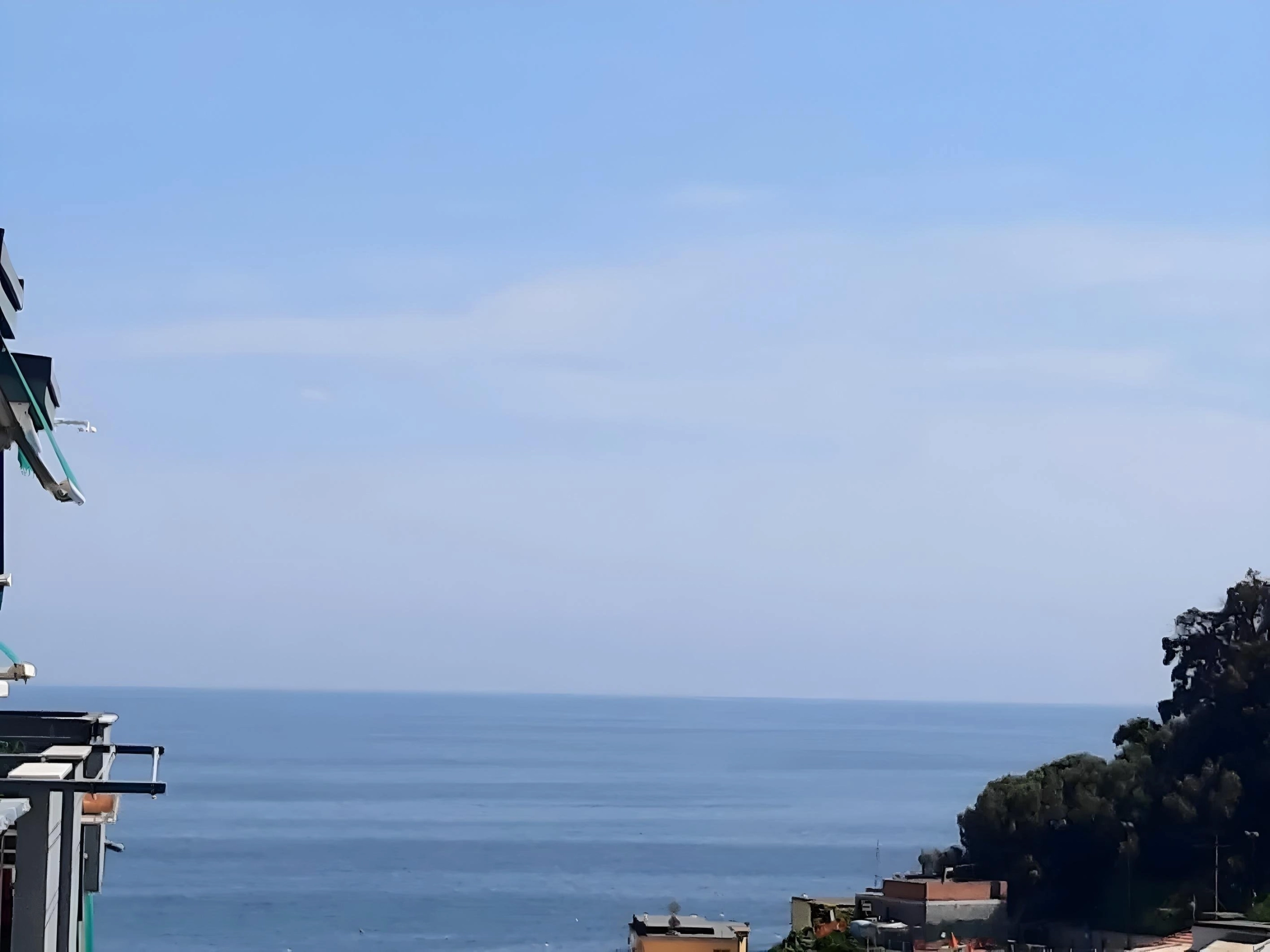 Trilocale con balconata vista mare – Piani di Celle